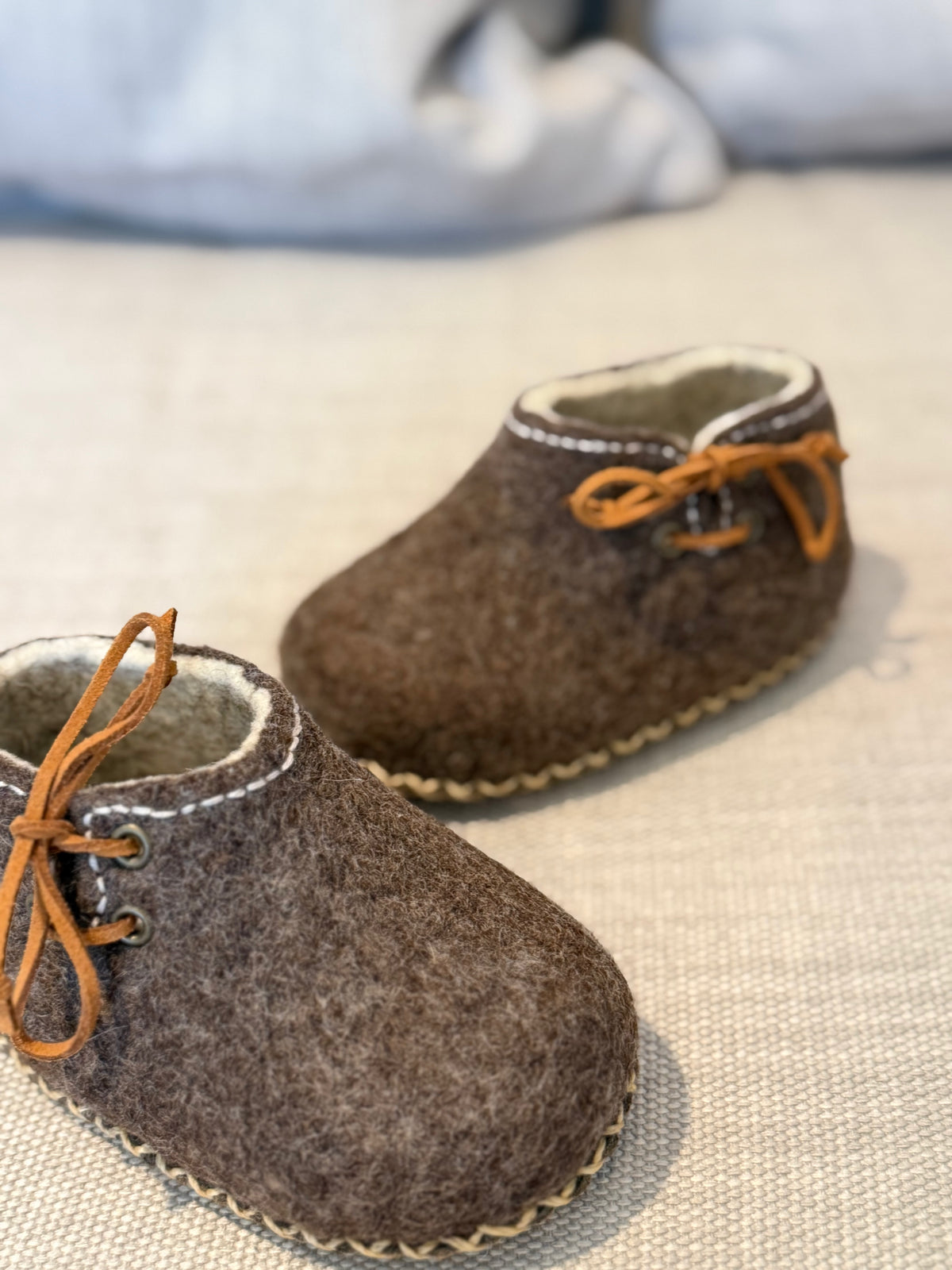 Zapato corte al lado