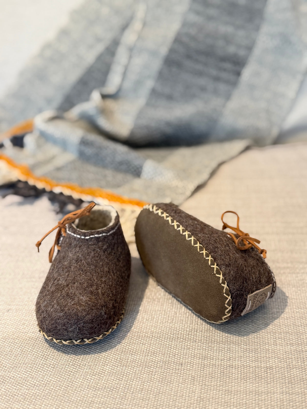 Zapato corte al lado