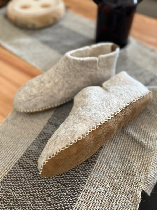 Botín de casa gris suela cuero T41